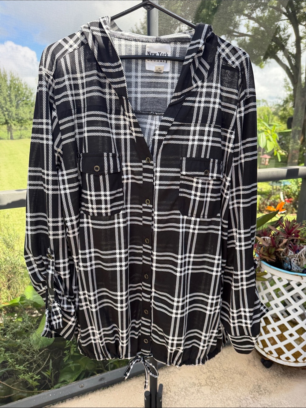 New York Laundry Black & White Plaid Button-Down Hooded Shirt